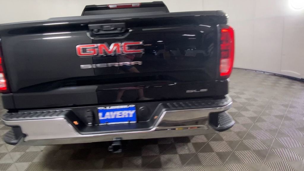New 2026 GMC Sierra 1500 SLE image 9