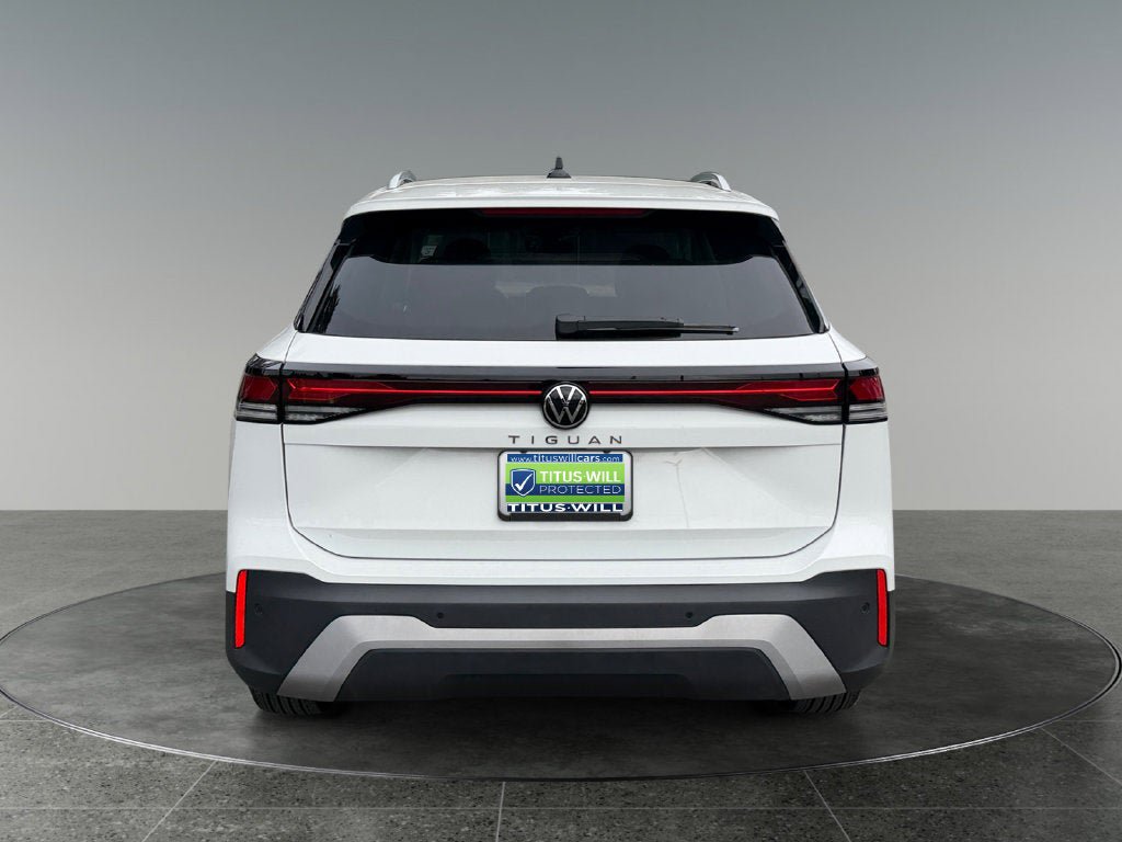 Used 2025 Volkswagen Tiguan S FWD image 8