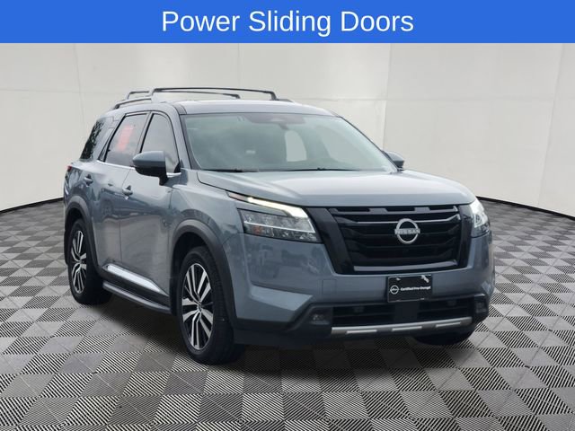 Used 2024 Nissan Pathfinder Platinum FWD image 2