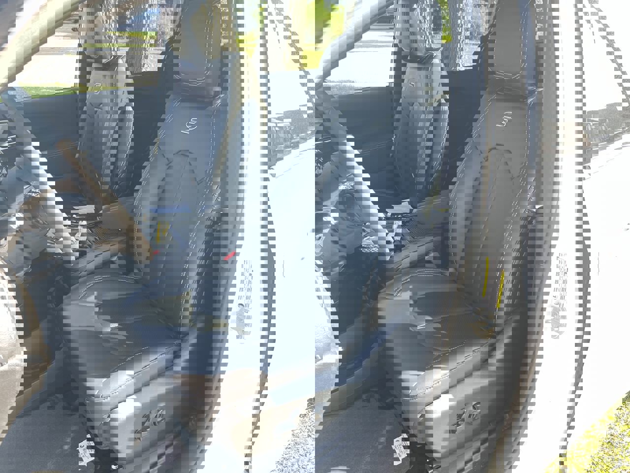 Used 2024 Chrysler Pacifica Touring-L w/ S Appearance Package image 27