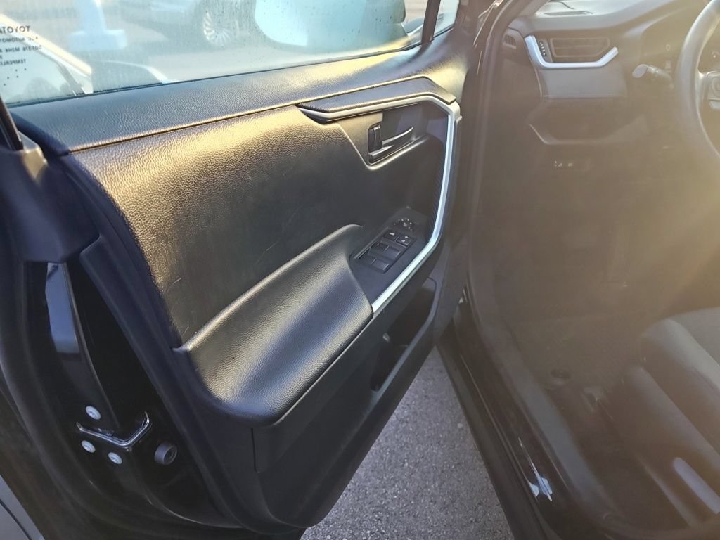 Used 2023 Toyota RAV4 LE FWD image 5