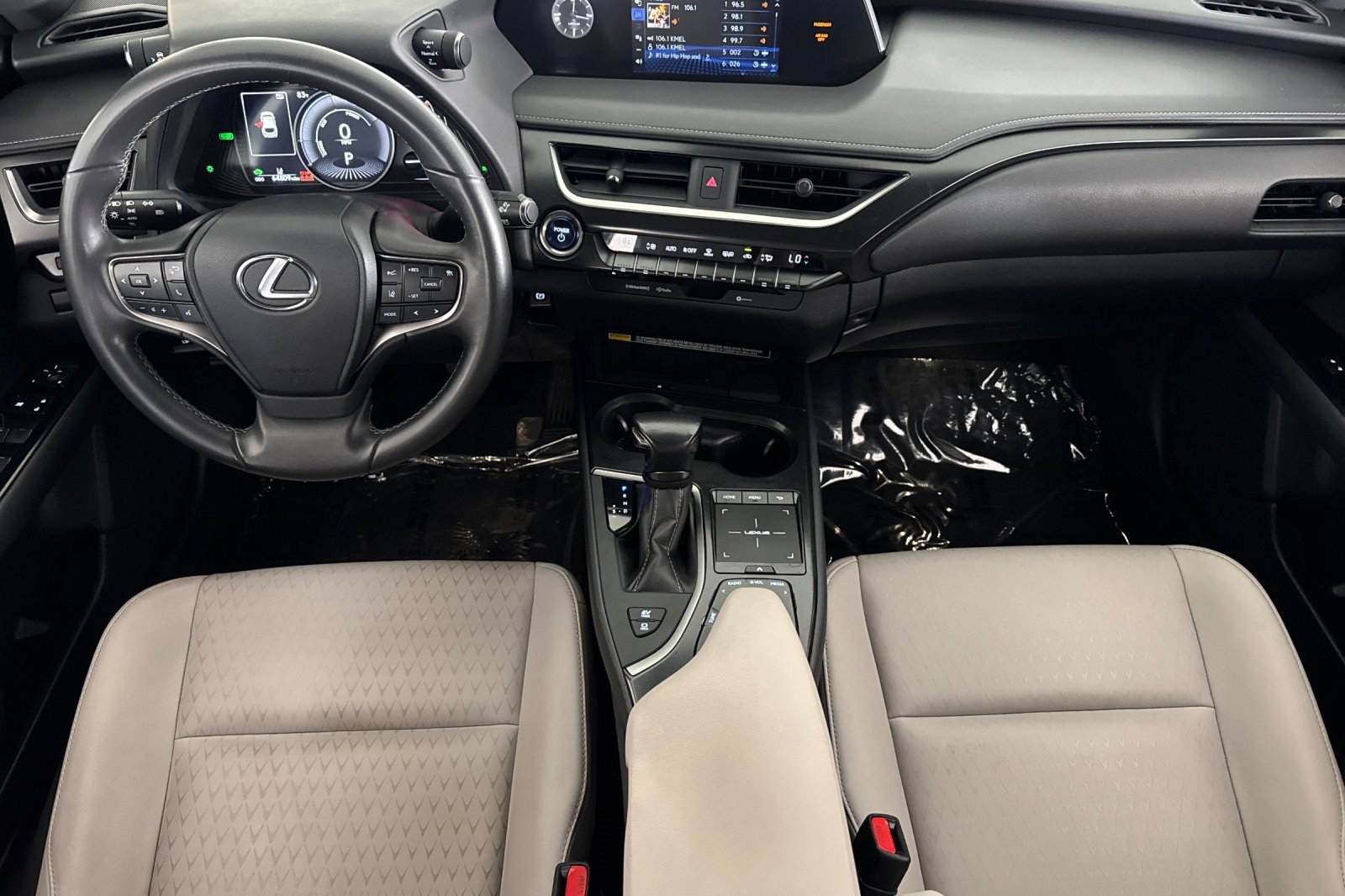 Used 2021 Lexus UX 250h w/ Accessory Package (Z1) AWD/4WD image 15