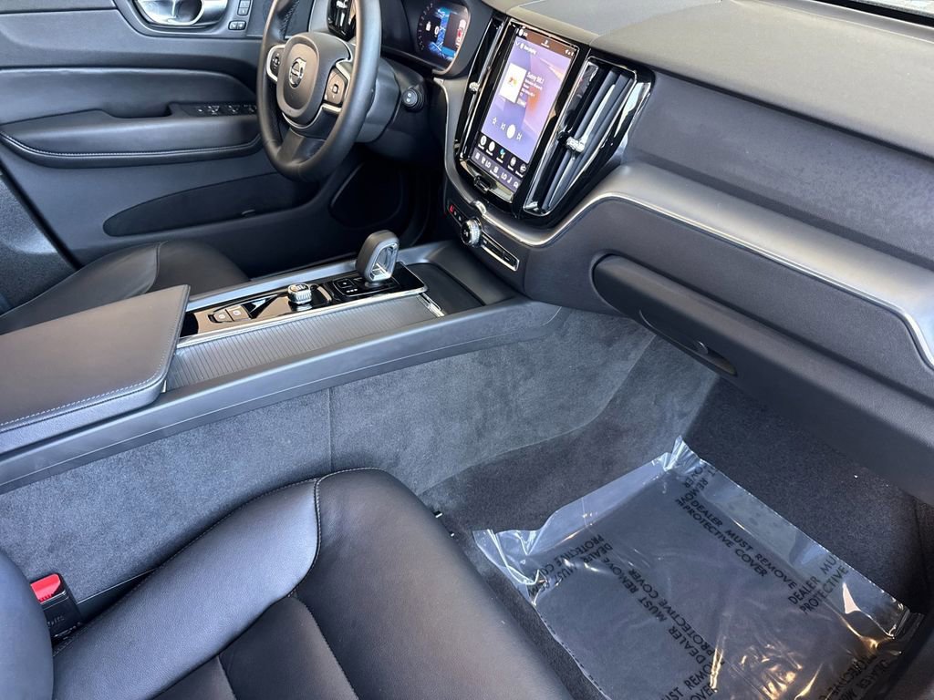Certified 2025 Volvo XC60 B5 Core AWD/4WD image 15