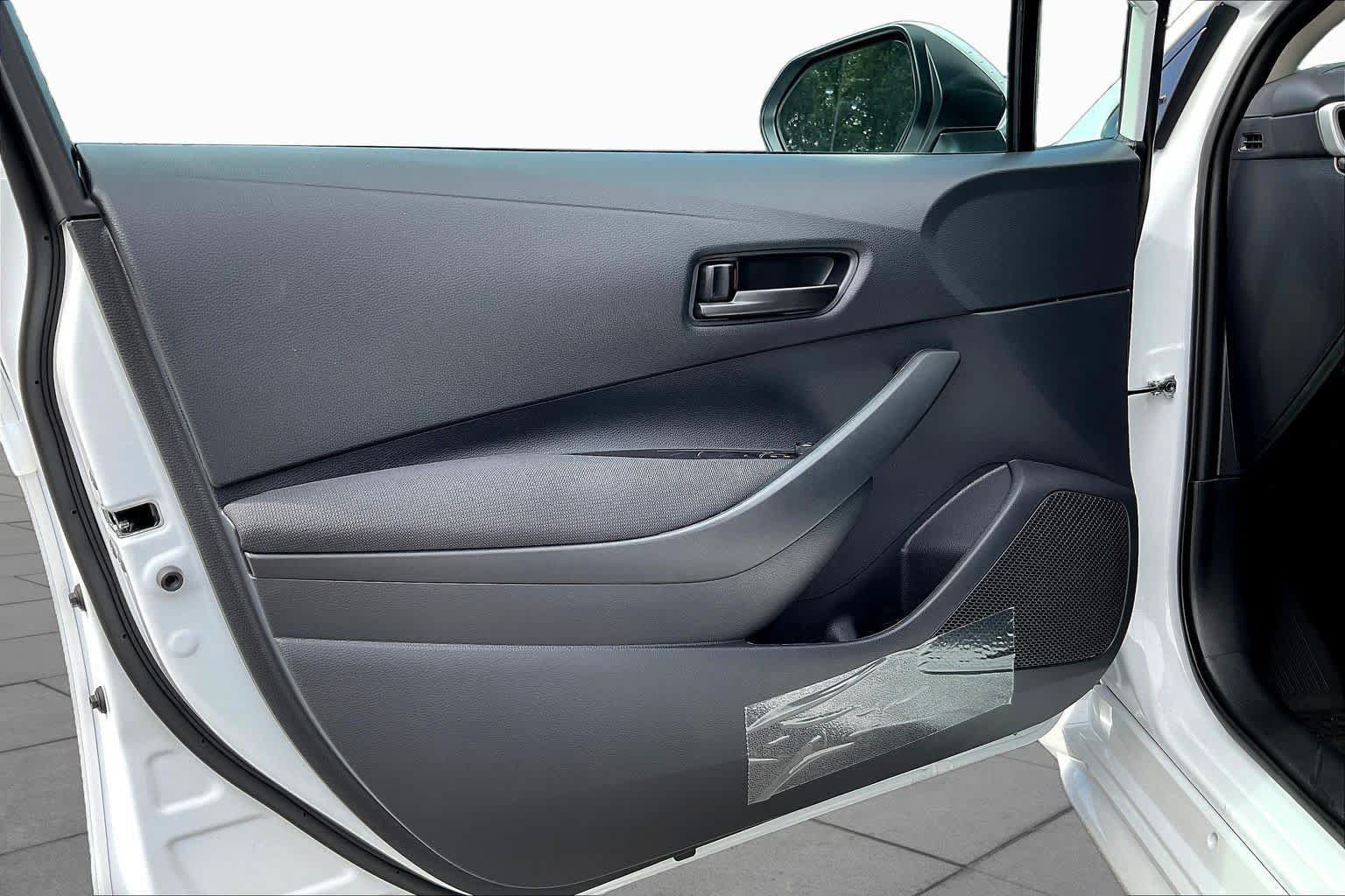 Used 2026 Toyota Corolla LE FWD image 10