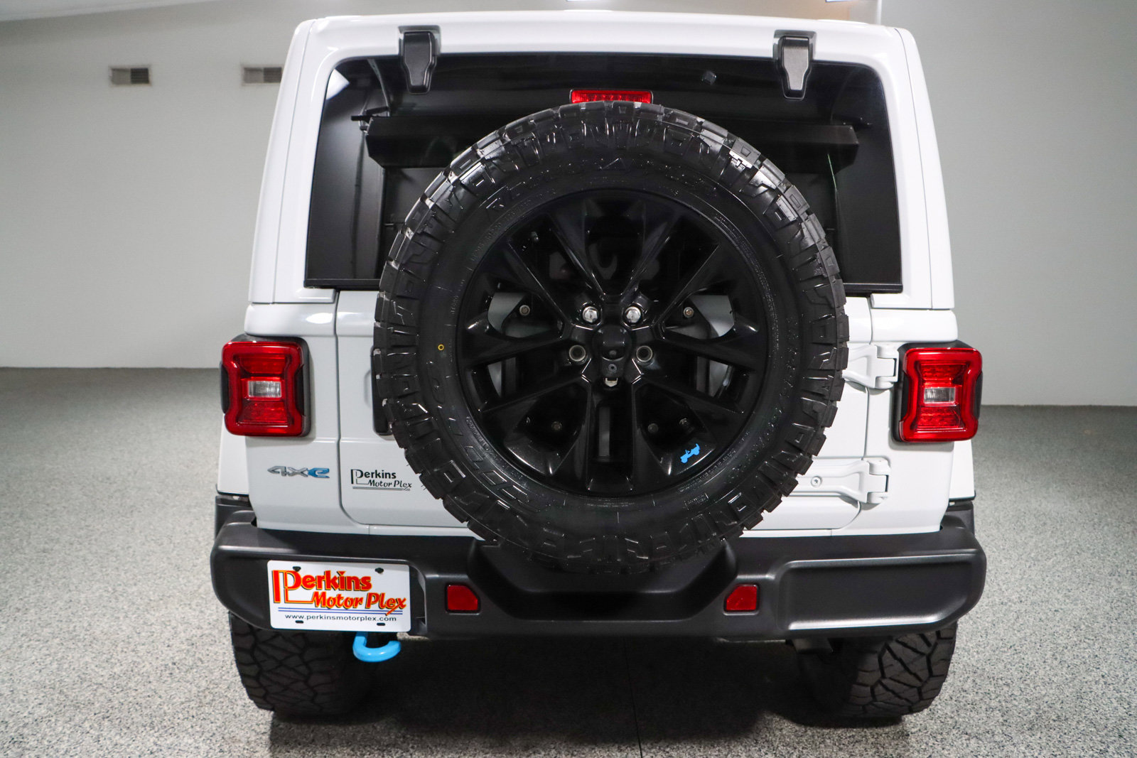 Used 2022 Jeep Wrangler Unlimited Sahara AWD/4WD image 9