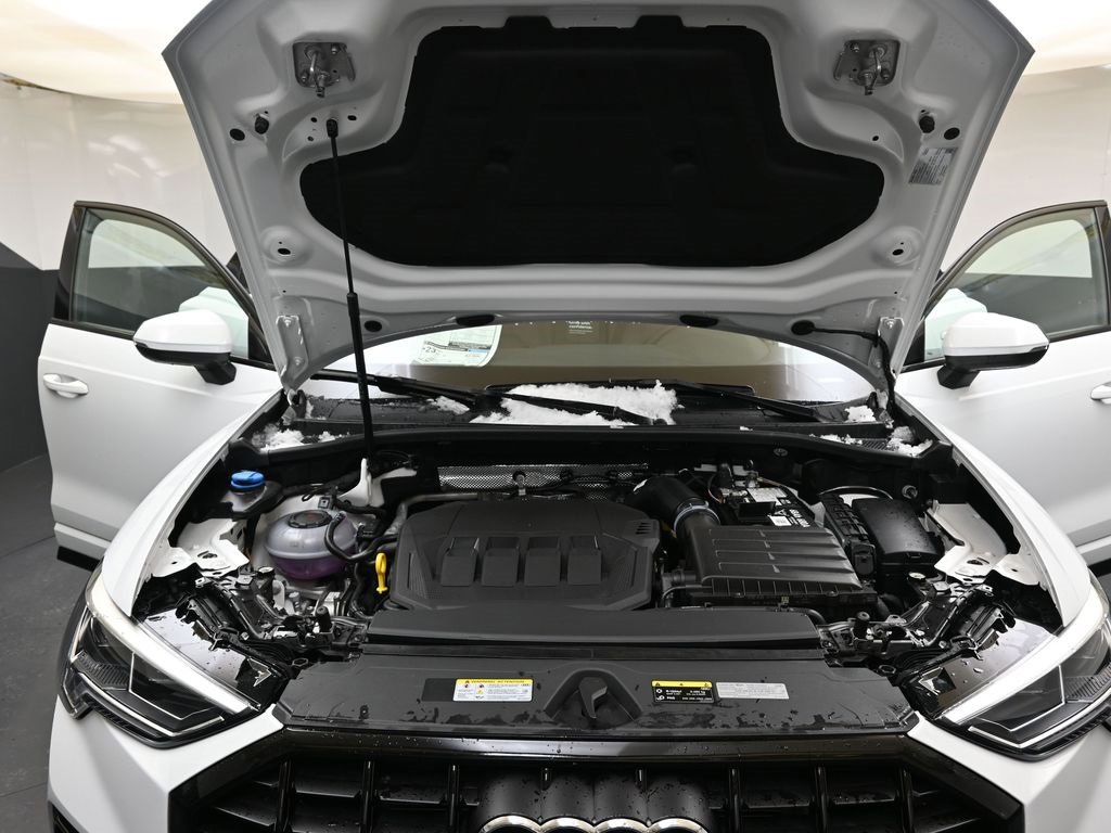 New 2025 Audi Q3 2.0T Premium image 9
