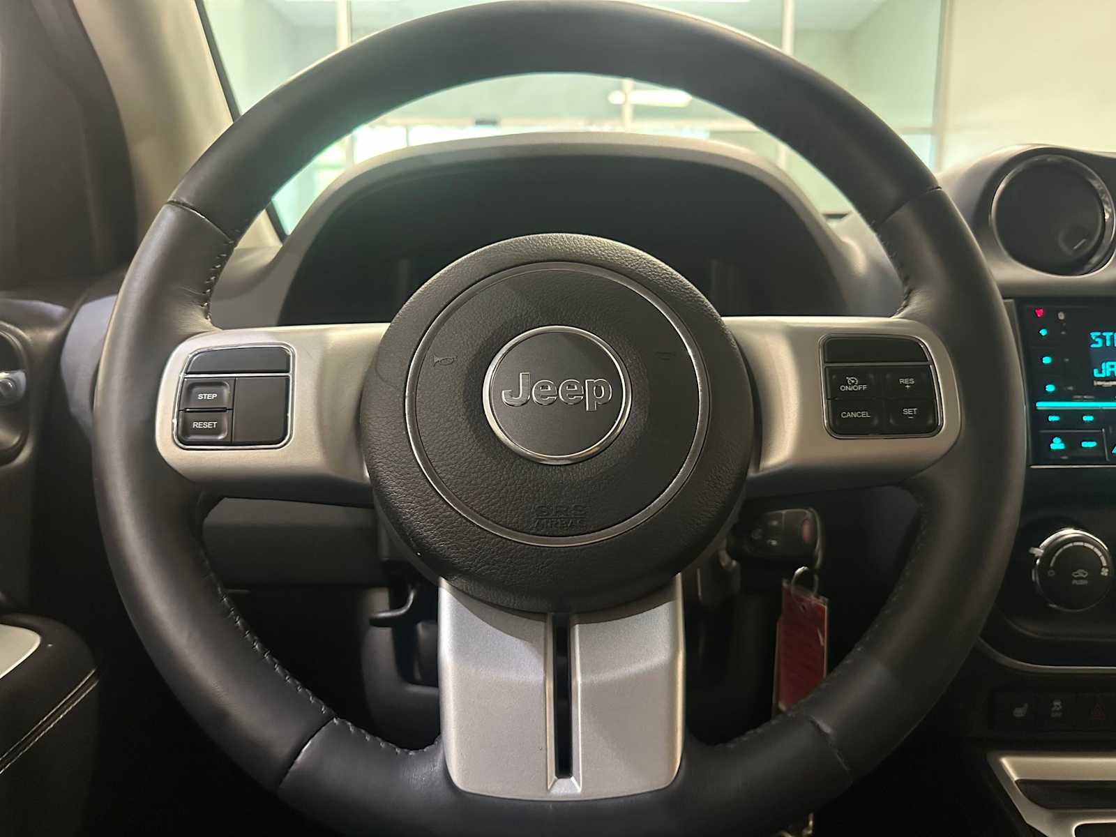 Used 2016 Jeep Compass Latitude AWD/4WD image 11