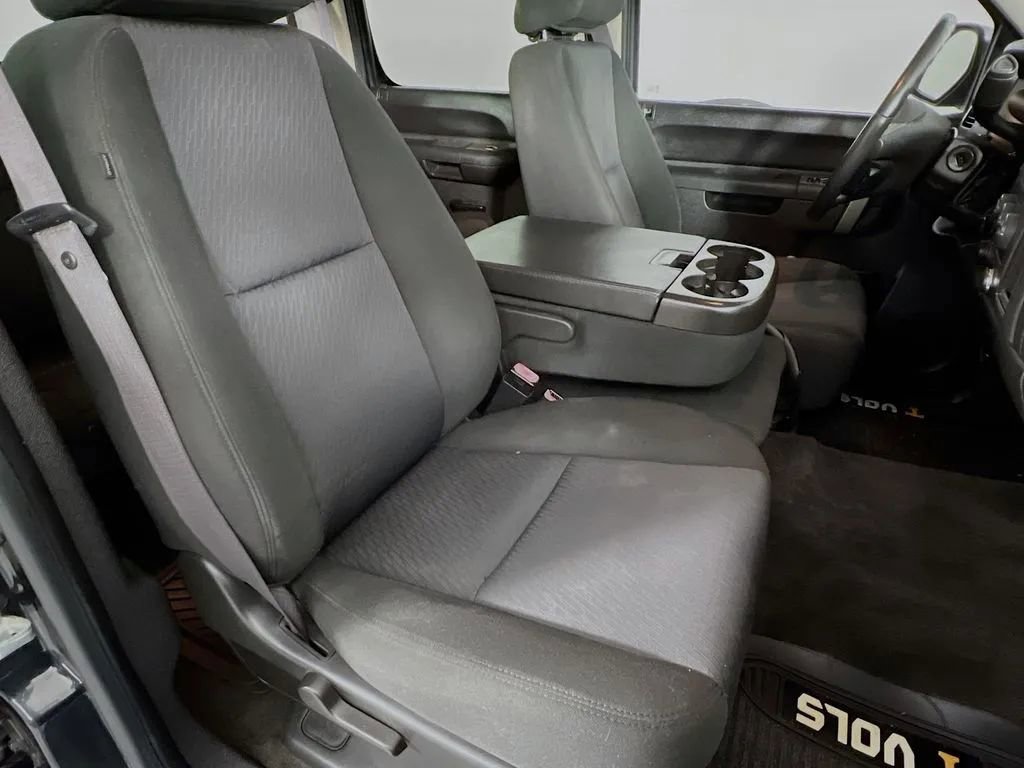 Used 2010 Chevrolet Silverado 1500 LT image 25