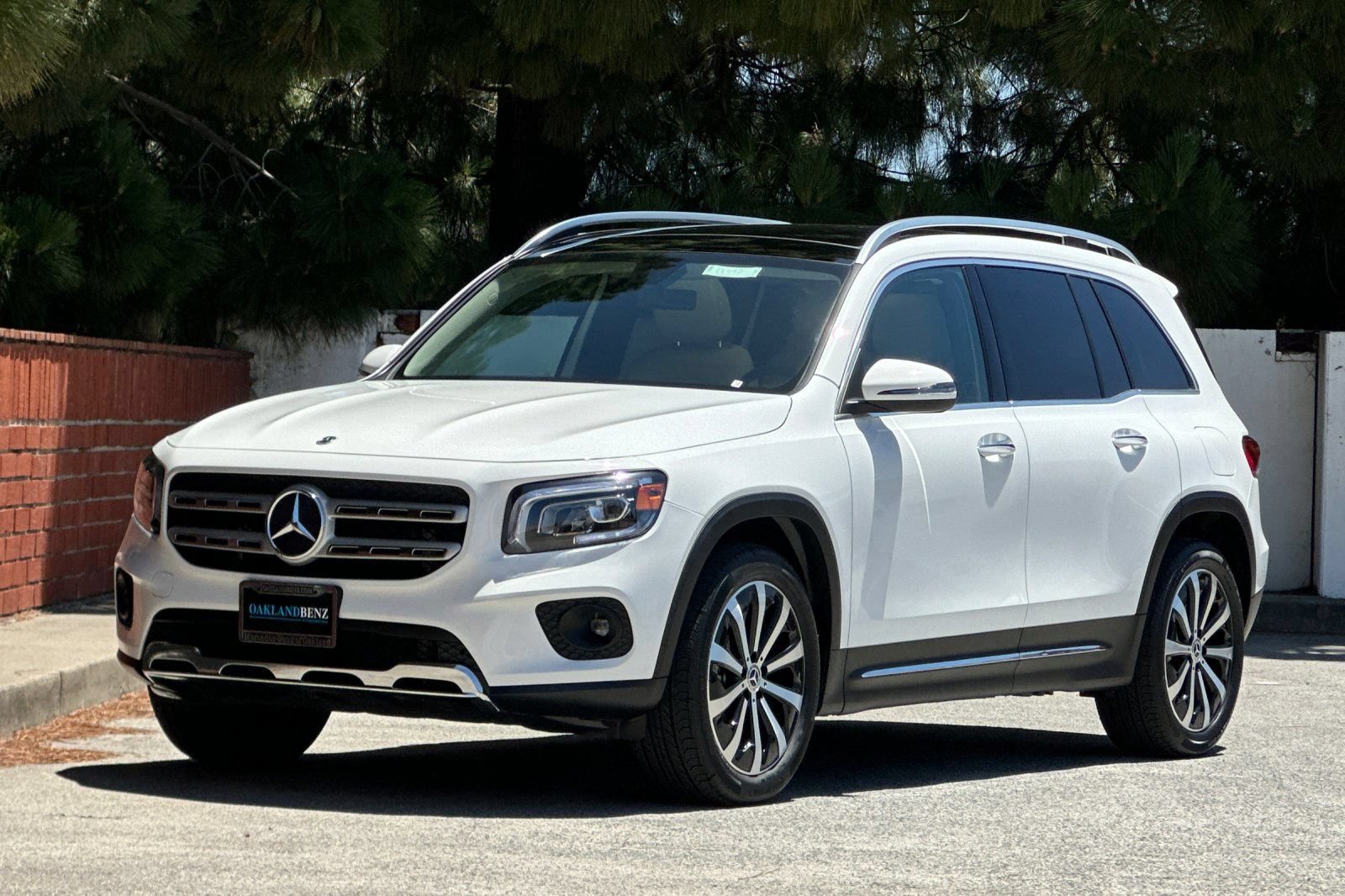 Certified 2023 Mercedes-Benz GLB 250 4MATIC image 9