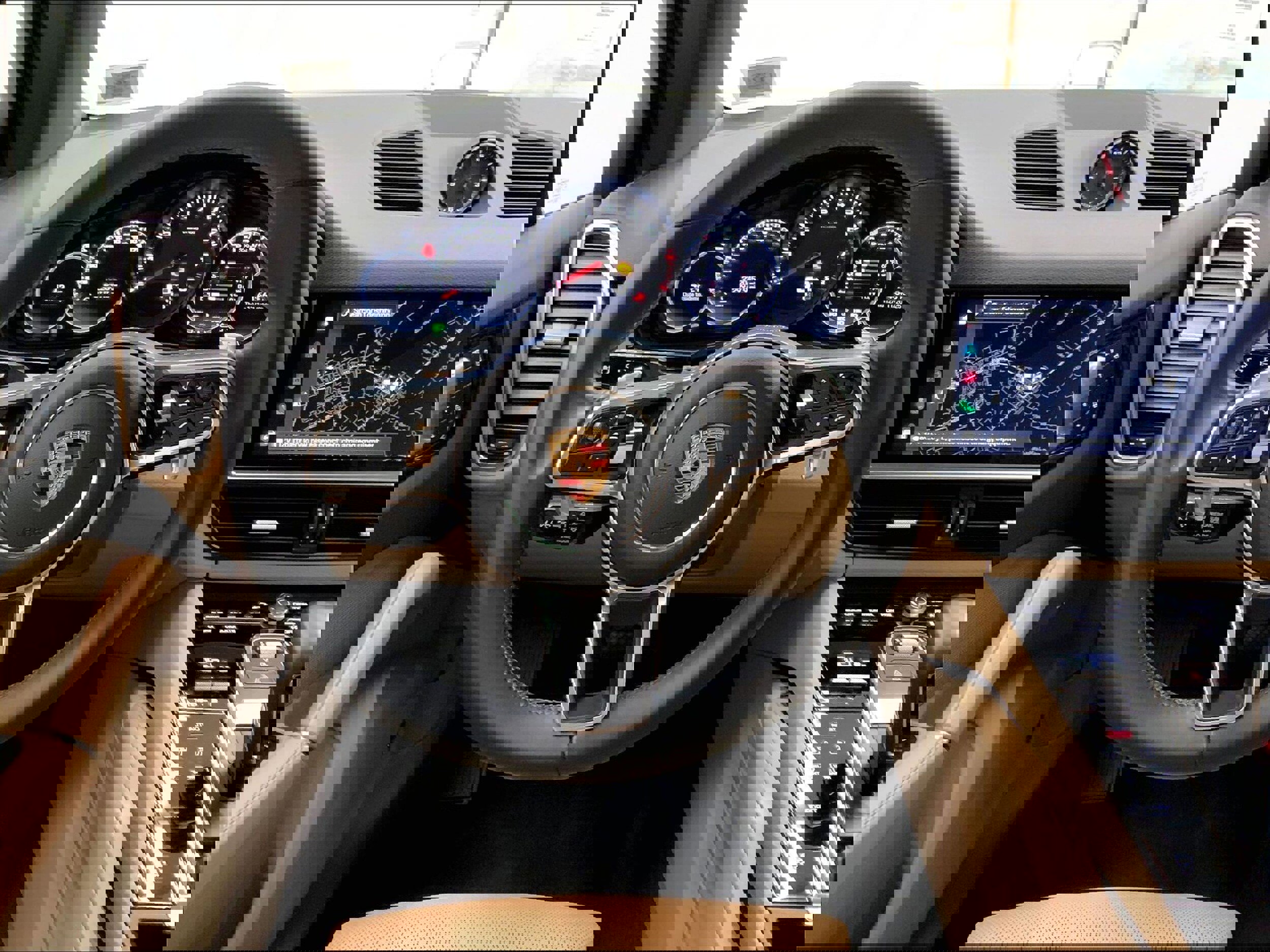 Used 2023 Porsche Cayenne Platinum Edition image 13