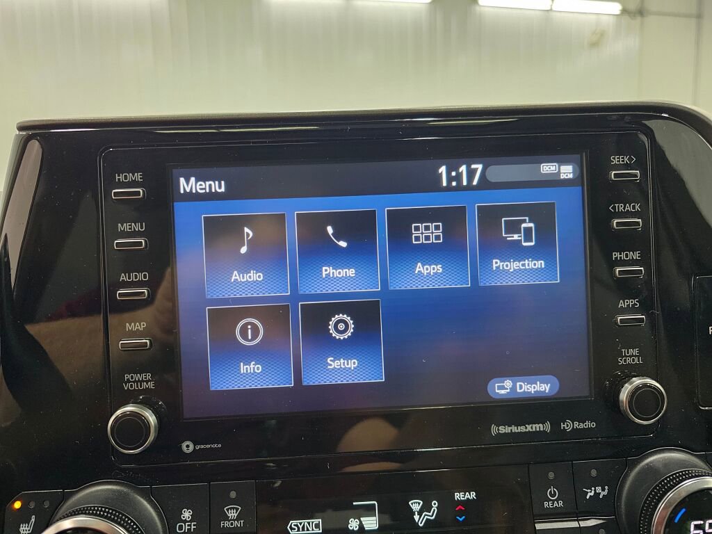 Used 2022 Toyota Highlander XLE image 28