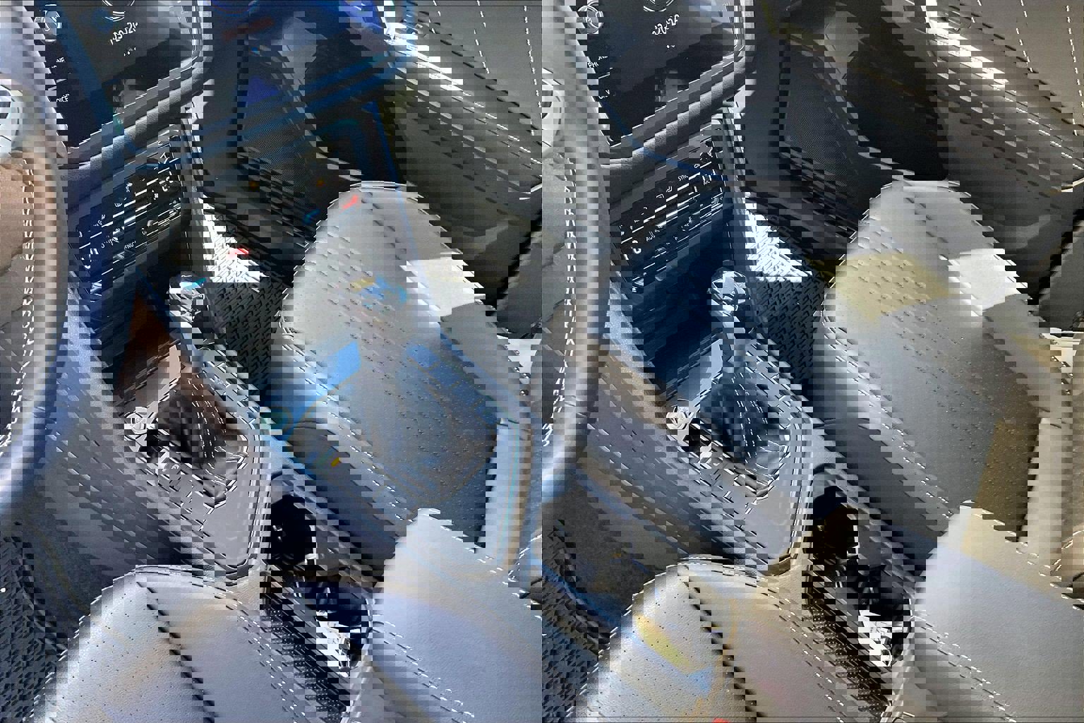 Certified 2023 Volkswagen Tiguan SE R-Line image 17