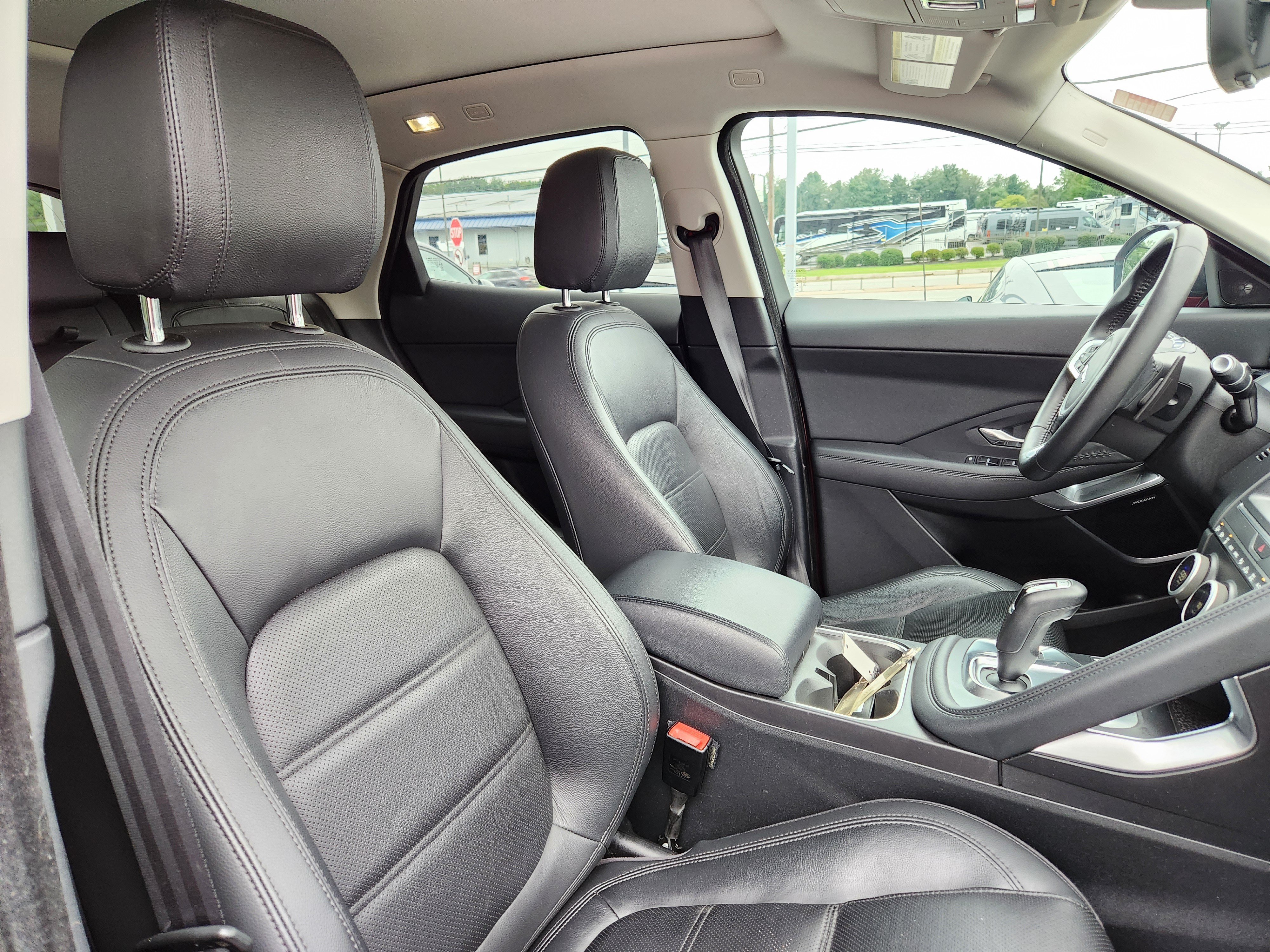 Used 2020 Jaguar E-PACE SE AWD/4WD image 16