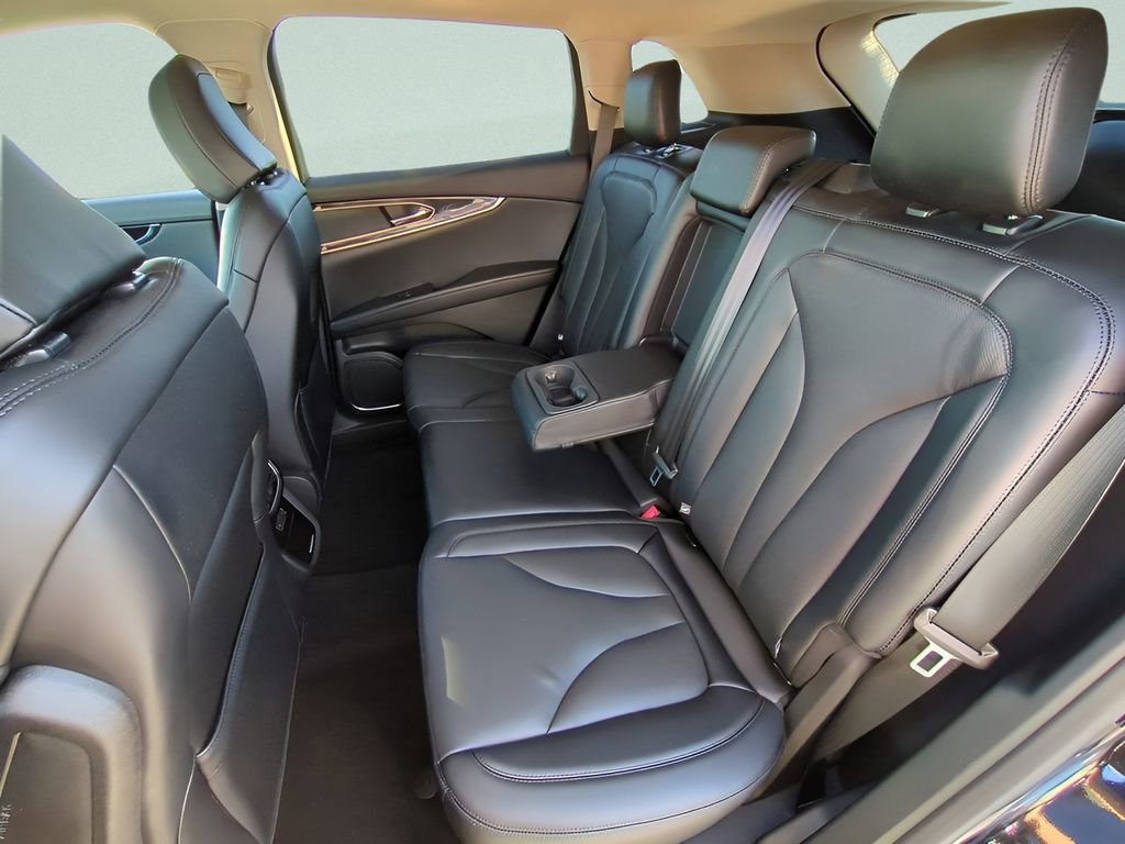 Used 2022 Lincoln Nautilus Reserve image 14