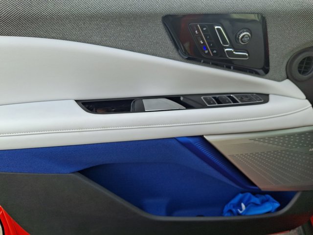 Used 2025 Cadillac Optiq Sport 2 image 12