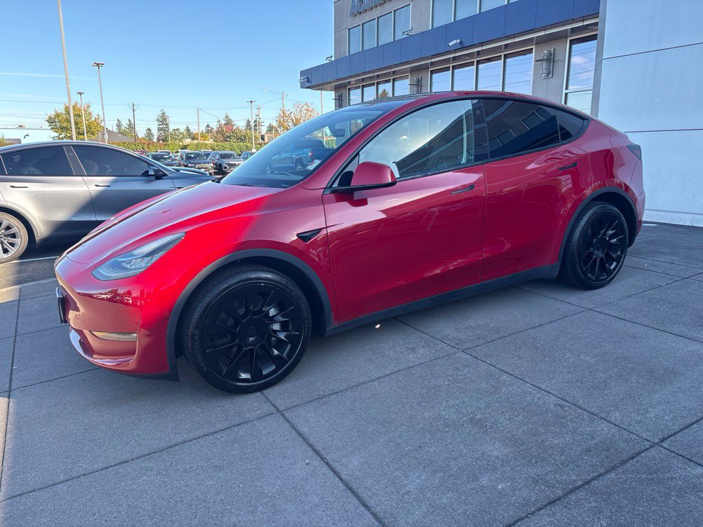 Used 2022 Tesla Model Y Long Range AWD/4WD image 2