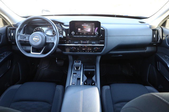 Certified 2025 Nissan Pathfinder SV FWD image 21
