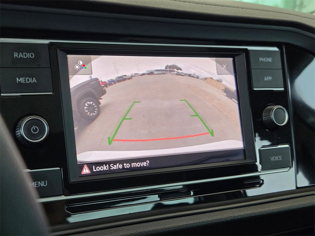 Used 2024 Volkswagen Jetta SE w/ Panoramic Sunroof Package image 32