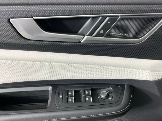 Used 2025 Volkswagen Atlas Cross Sport SEL Premium R-Line image 22