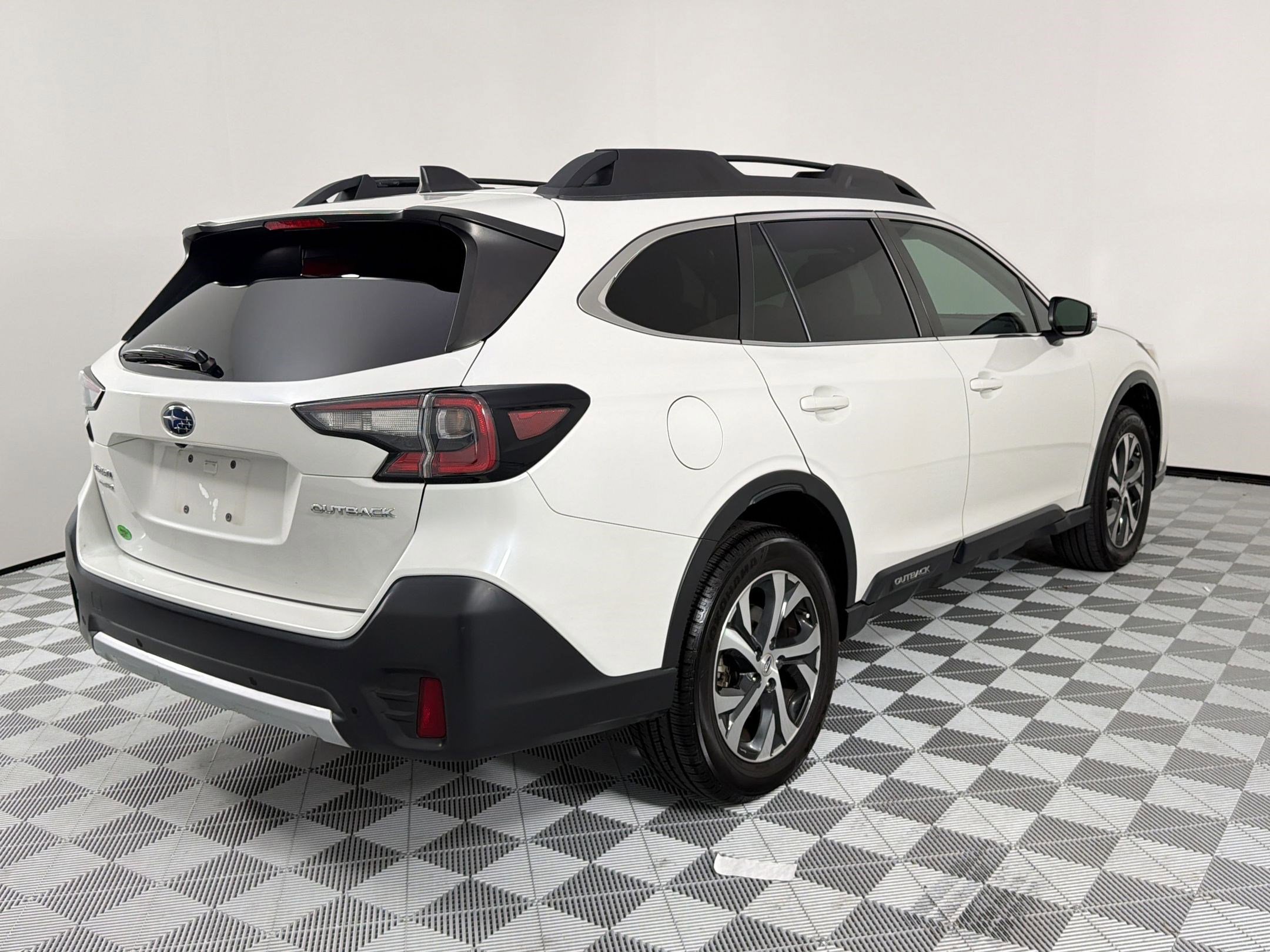 Used 2022 Subaru Outback Limited AWD/4WD image 9