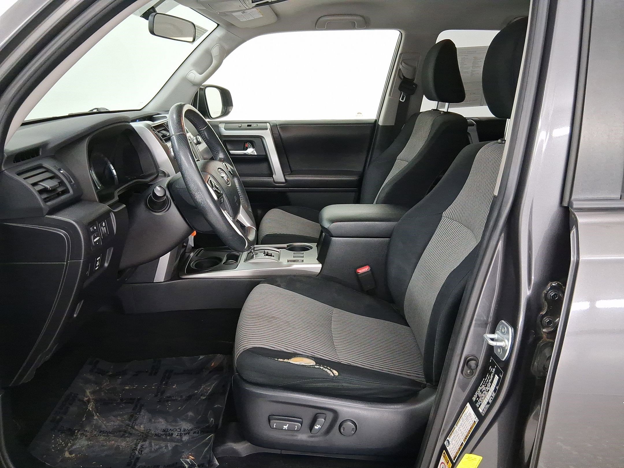 Used 2015 Toyota 4Runner SR5 image 5