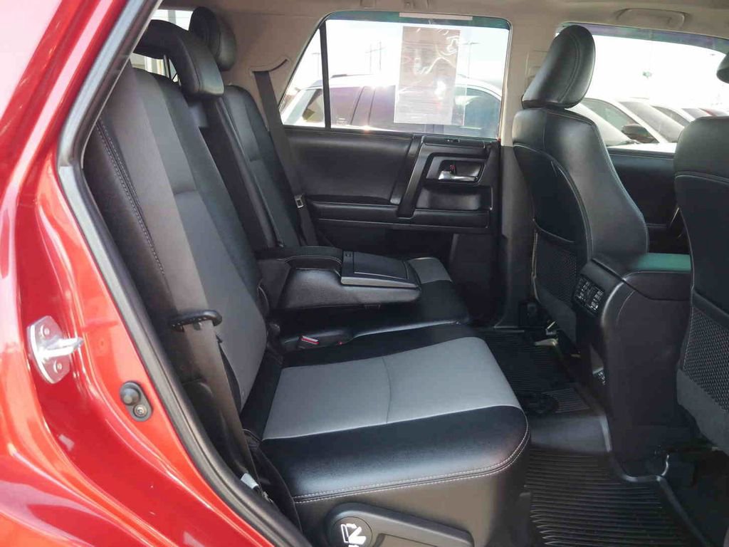 Used 2022 Toyota 4Runner SR5 Premium image 24