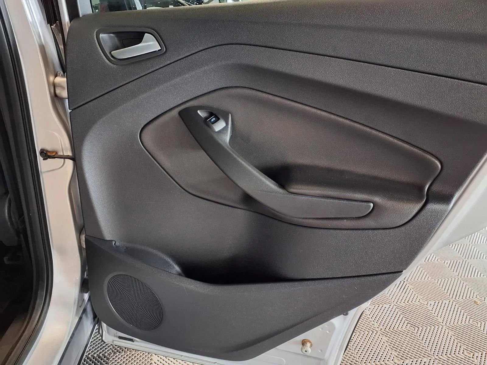 Used 2014 Ford Escape SE FWD image 10