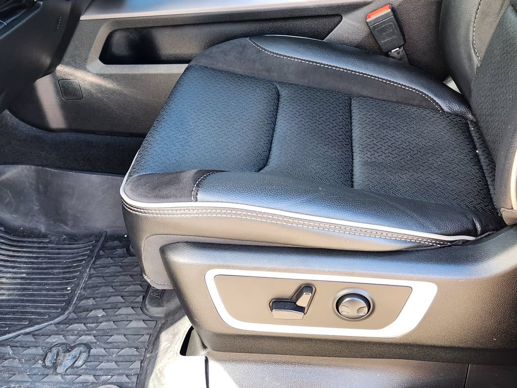 Used 2023 RAM 1500 Laramie AWD/4WD image 8