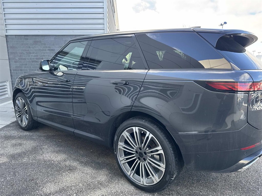 New 2026 Land Rover Range Rover Sport SE image 4