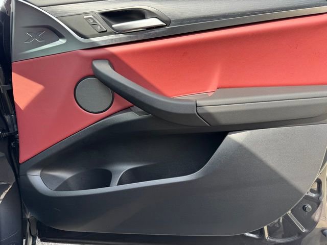 Certified 2025 BMW X4 xDrive30i w/ Premium Package image 29