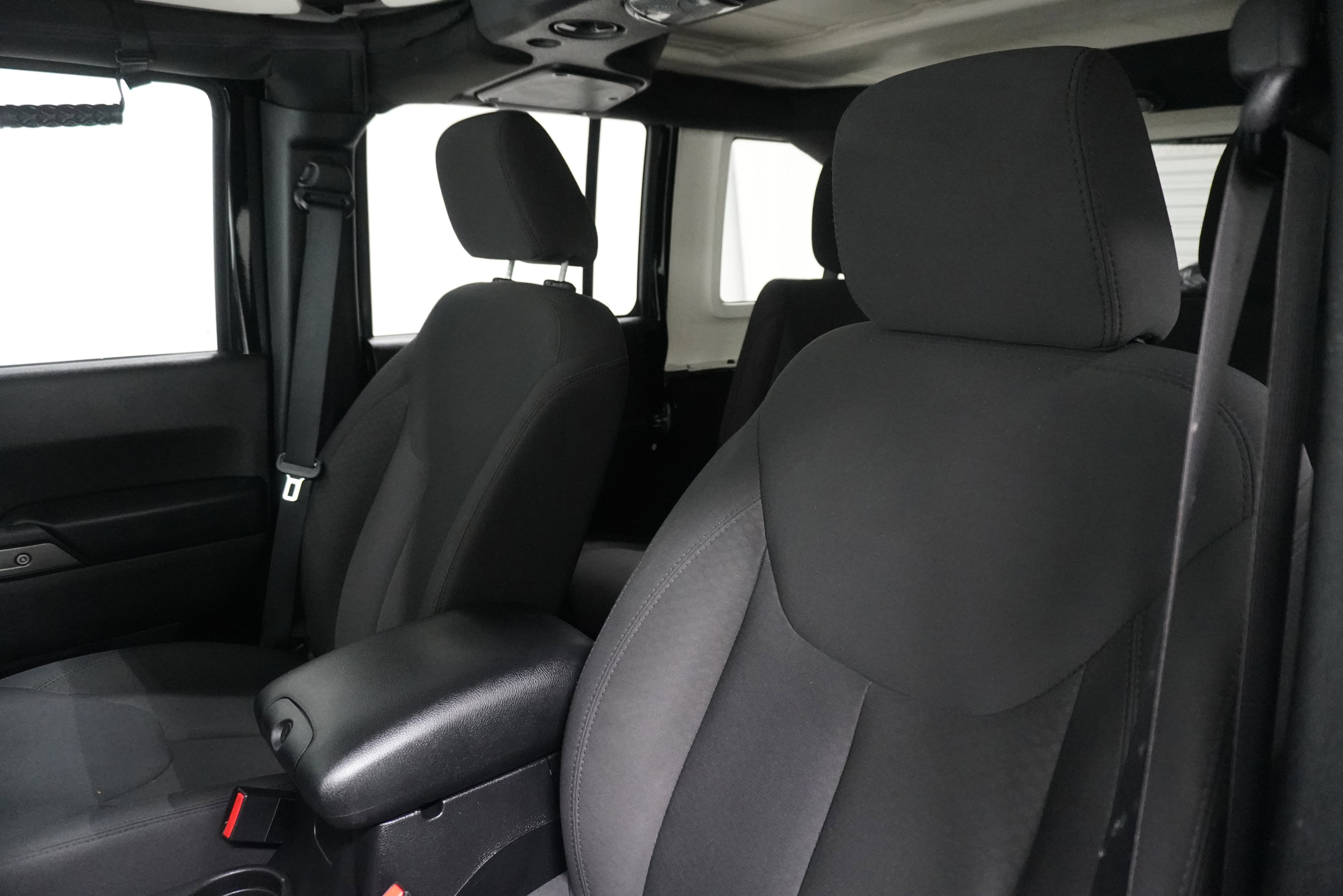 Used 2015 Jeep Wrangler Unlimited Sport w/ Connectivity Group image 12