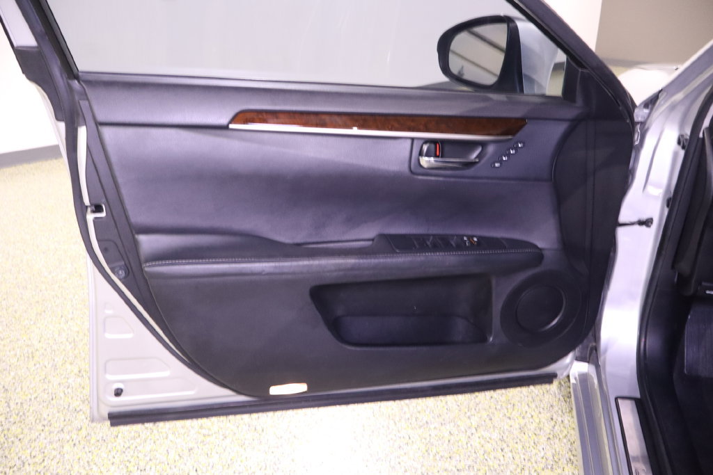 Used 2013 Lexus ES 350 w/ Premium Pkg FWD image 38