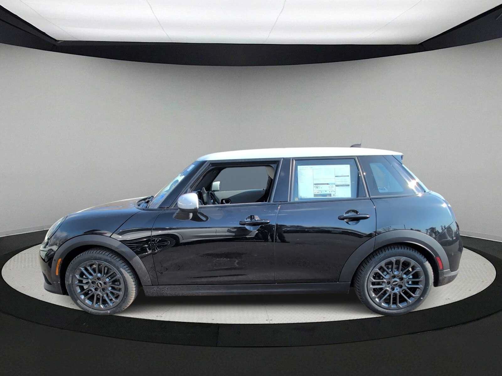 New 2026 MINI Cooper 4-Door Hardtop FWD image 5