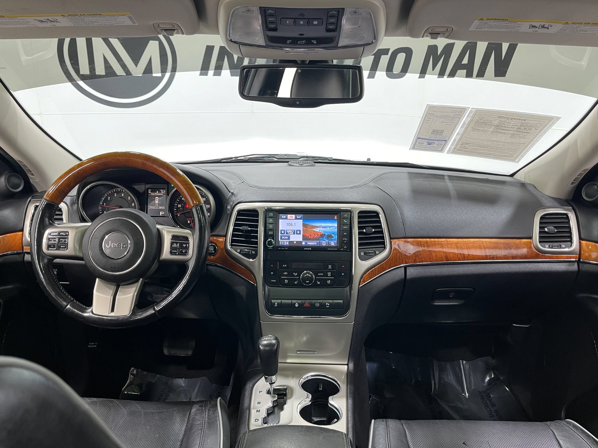 Used 2012 Jeep Grand Cherokee Overland AWD/4WD image 19