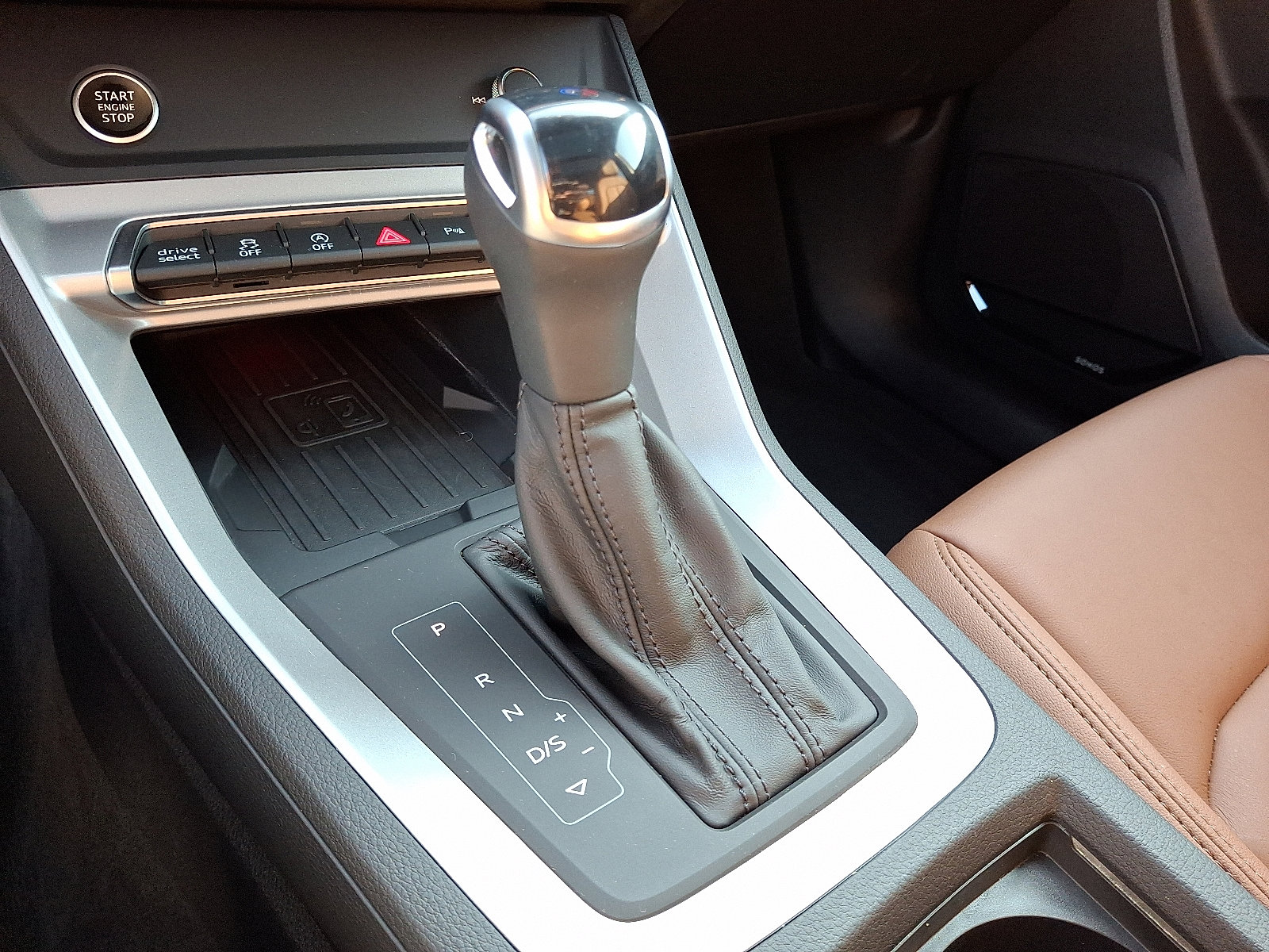 Certified 2025 Audi Q3 2.0T Premium Plus w/ Premium Plus Package image 16