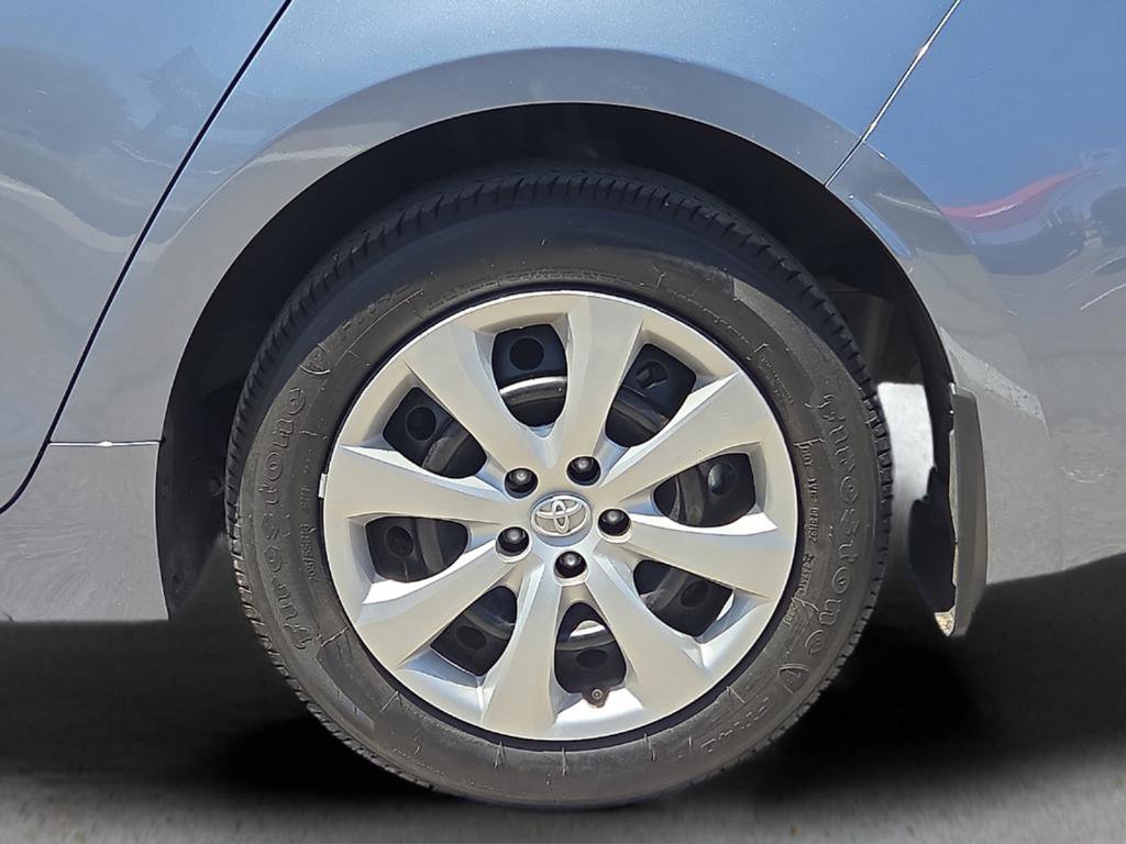 Certified 2025 Toyota Corolla LE image 9