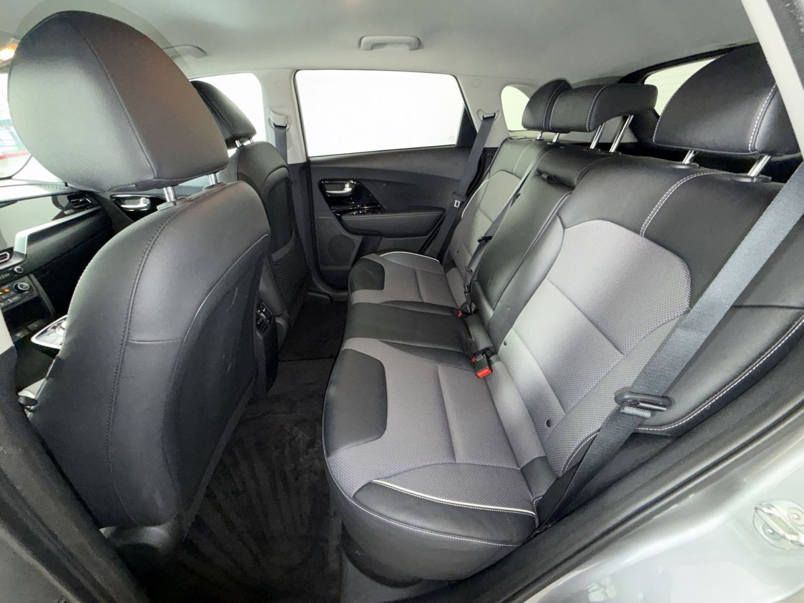 Used 2022 Kia Niro EX w/ Cold Weather Package image 24