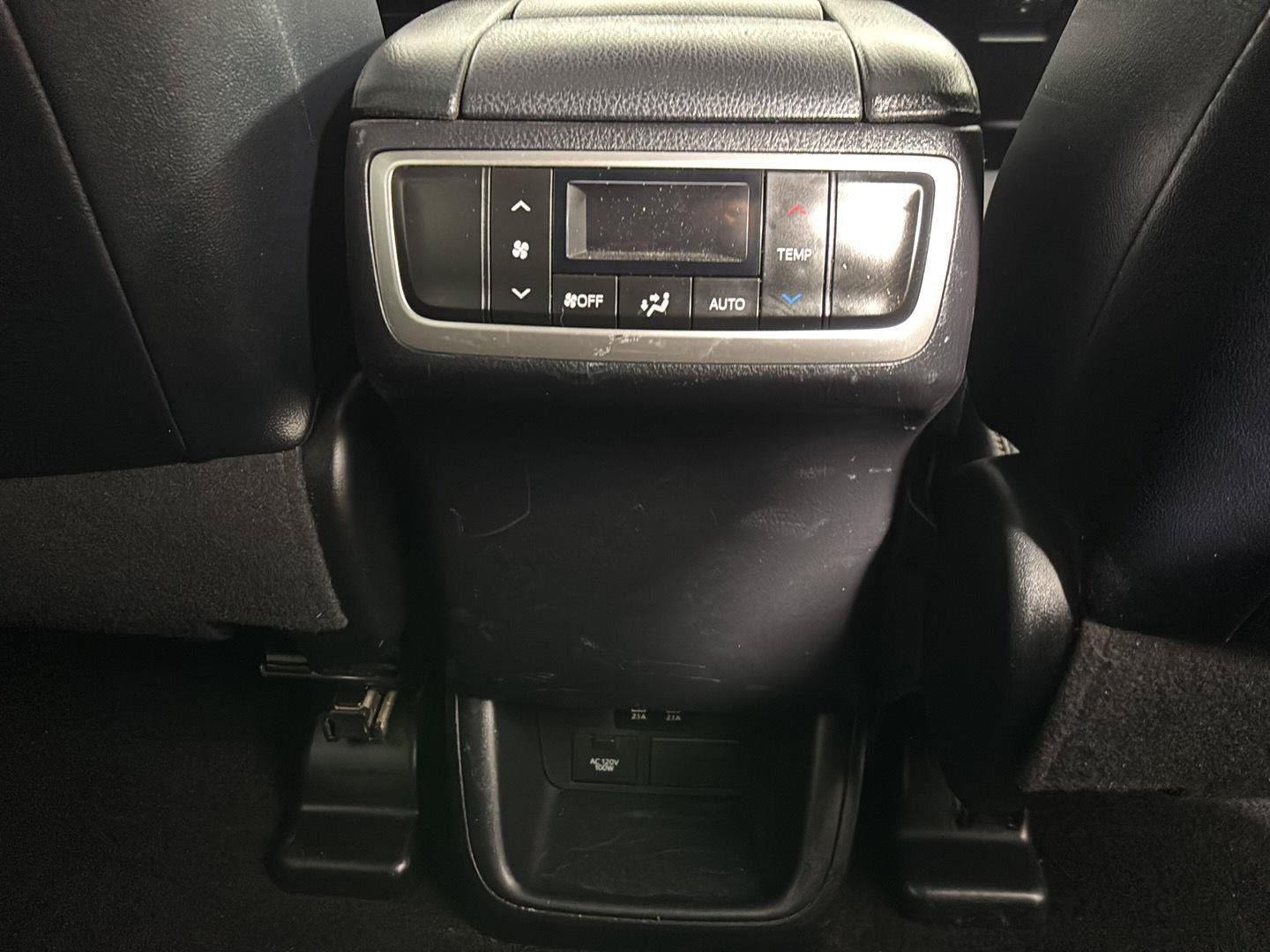 Used 2017 Toyota Highlander Limited w/ Carpet Mat Package AWD/4WD image 18