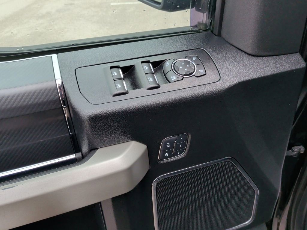Used 2018 Ford F150 Lariat w/ Equipment Group 502A Luxury AWD/4WD image 11