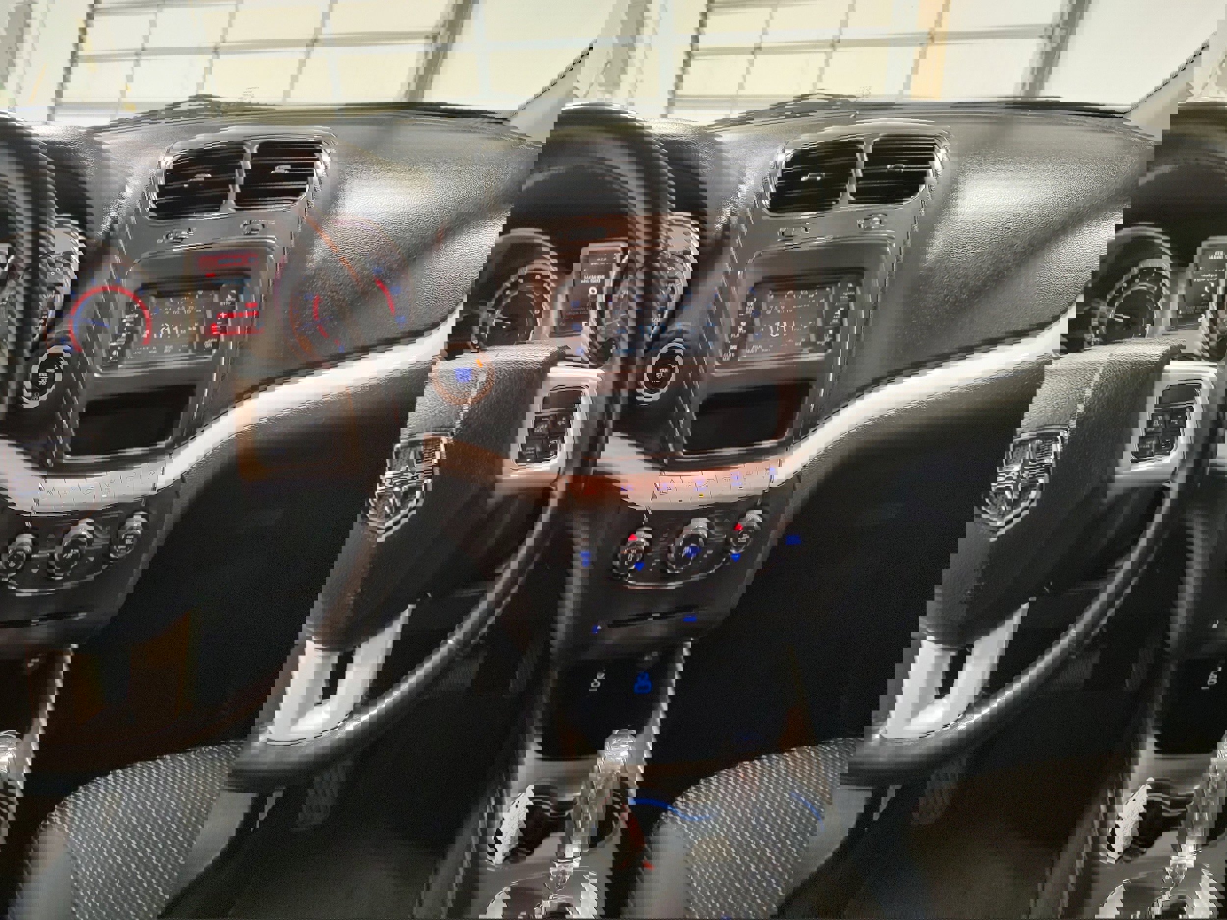 Used 2020 Dodge Journey SE w/ SE Popular Equipment Group image 7