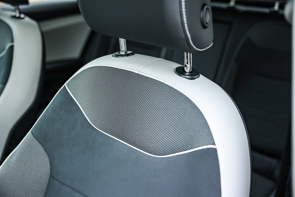 New 2026 Volkswagen Taos SE image 38