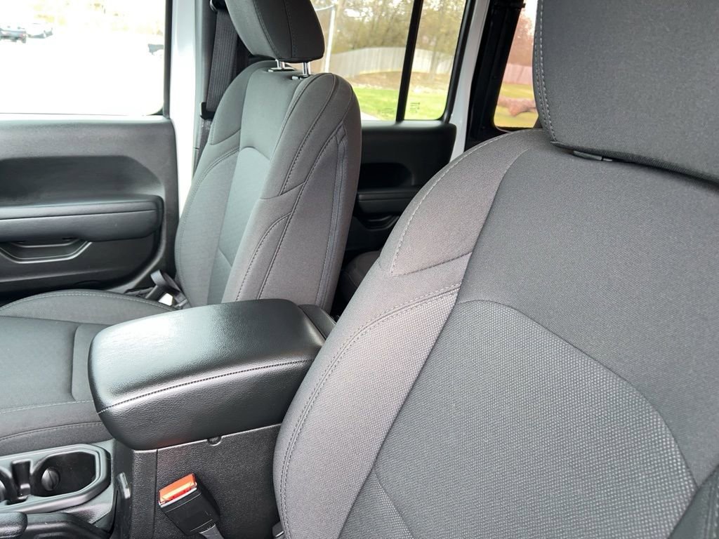 Used 2023 Jeep Wrangler Unlimited image 12