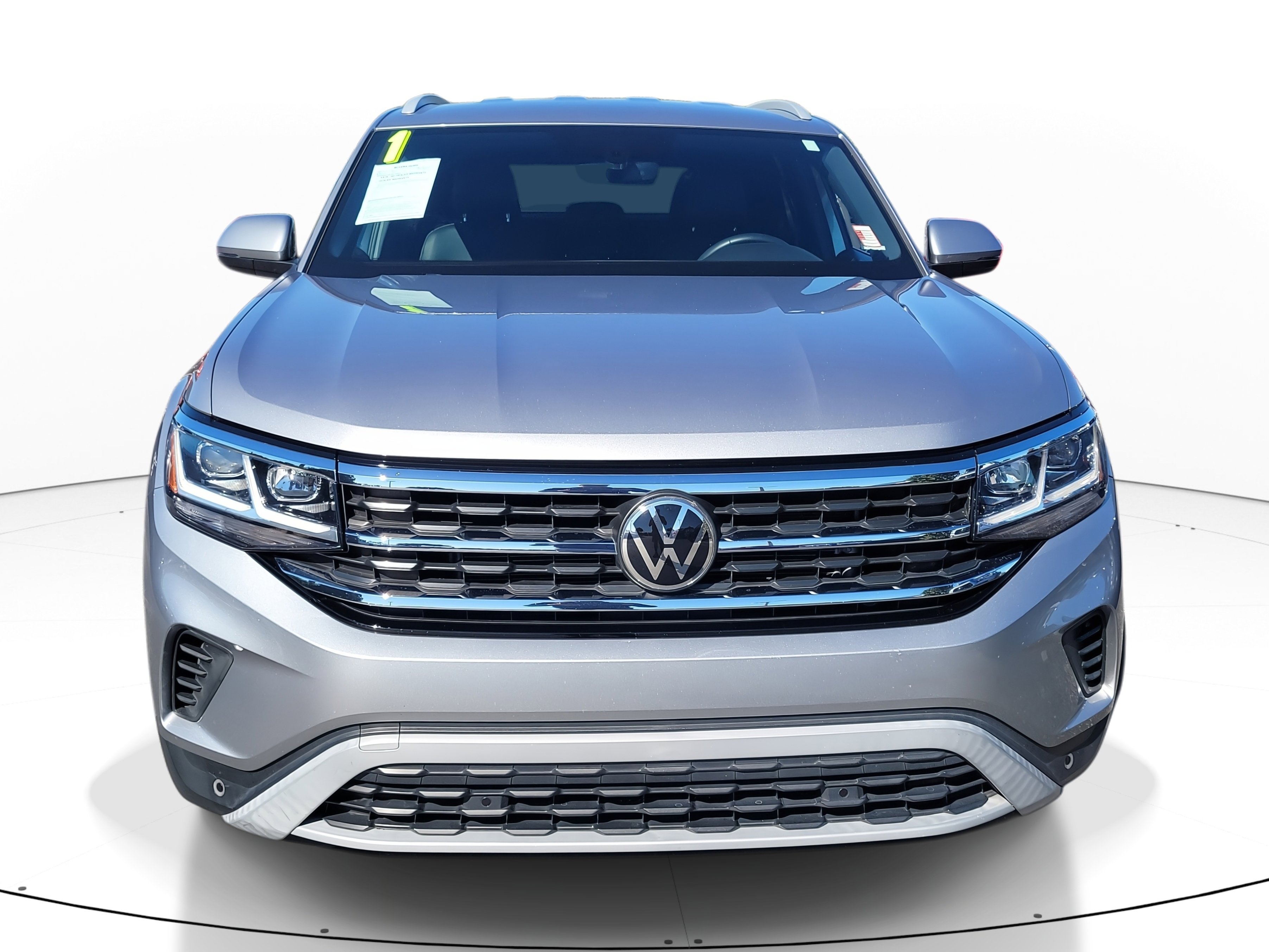 Used 2021 Volkswagen Atlas Cross Sport SE image 2