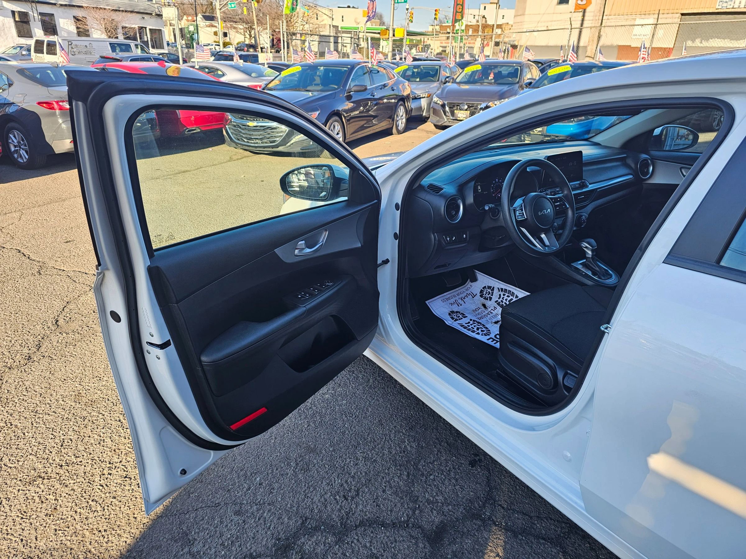 Used 2023 Kia Forte LXS w/ LXS Technology Package FWD image 9