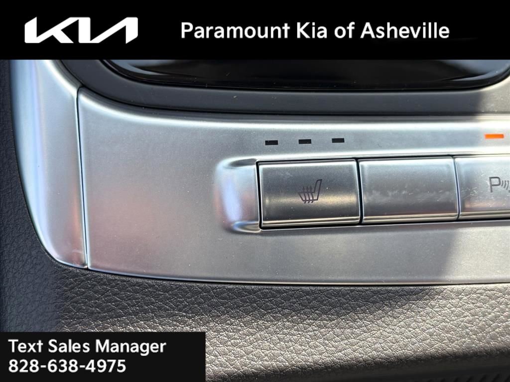 New 2026 Kia Carnival EX image 16