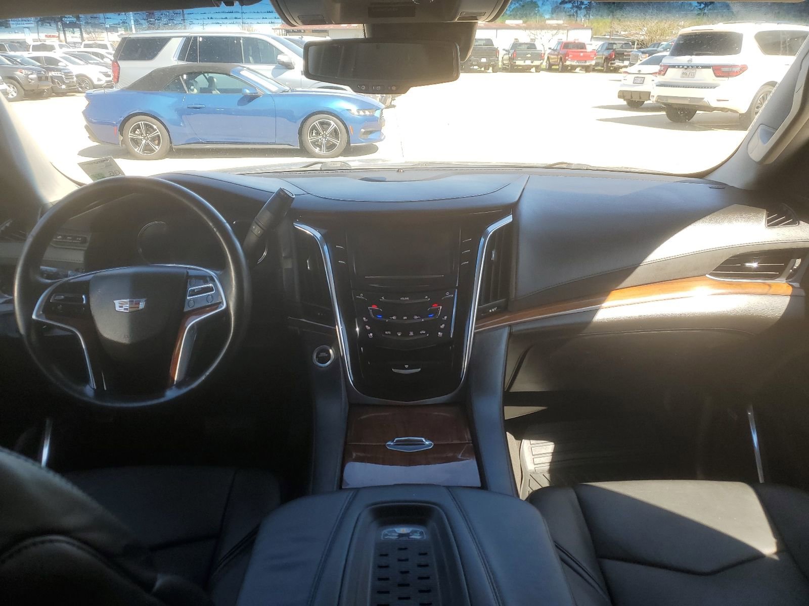 Used 2016 Cadillac Escalade Luxury image 9