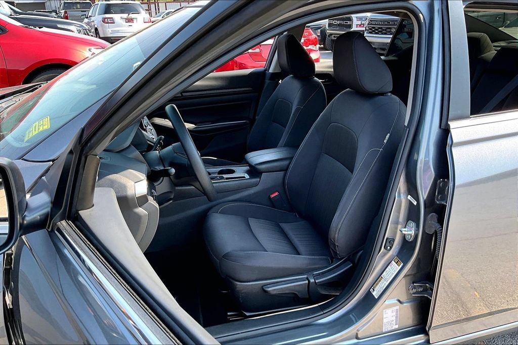 Used 2024 Nissan Altima 2.5 S FWD image 21