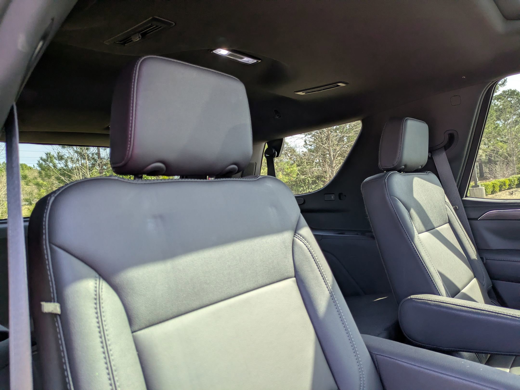 Used 2023 Chevrolet Tahoe Z71 w/ Luxury Package AWD/4WD image 37