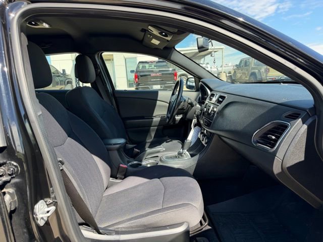 Used 2012 Chrysler 200 Touring image 9