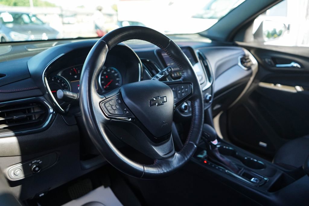 Used 2022 Chevrolet Equinox RS w/ RS Leather Package FWD image 5
